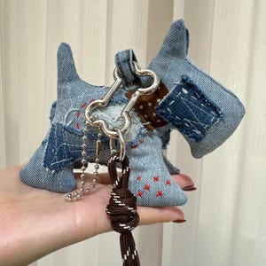 Benutzerdefinierte MUSTER SCHLÜSSELANHÄNGER Baumschmuck upcycled Denim Katzen und Hunde Hand Nähen