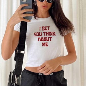 Aposto que você pensa em mim, camiseta ou camiseta inspirada em música de fã