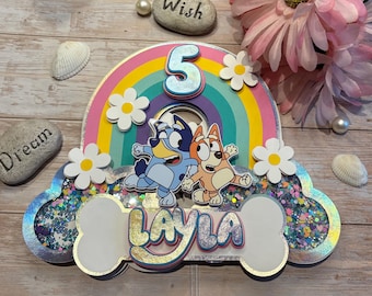 Topper per torta di compleanno personalizzato ispirato a Bluey / Topper per torta di coriandoli personalizzato con nome ed età