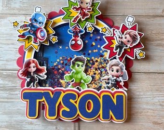 Topper per torta di compleanno personalizzato ispirato agli Avengers / Topper per torta mini supereroe personalizzato con nome ed età / Decorazioni per feste a tema supereroi