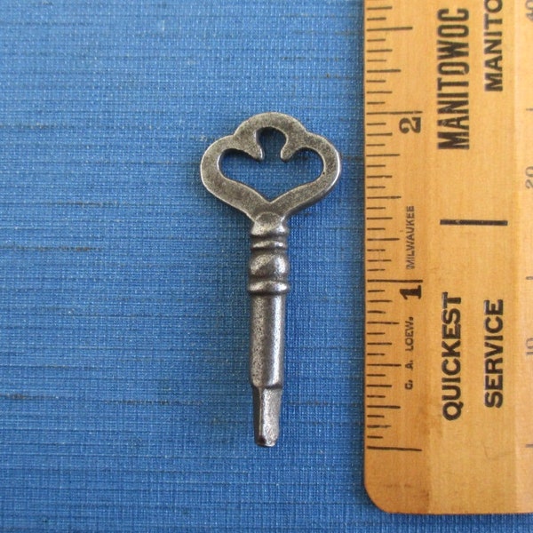 Antique Sewing Machine Key - Triangle Head / Point / Tip - Vintage, Dark Silver Tone