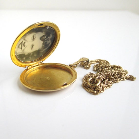 12K Gold Filled Photo Locket Necklace - Vintage, … - image 9
