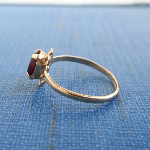Tiny 10K Solid Yellow Gold Ring w/ Red Stone - Vi… - image 7