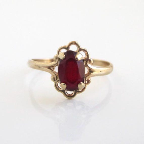 Tiny 10K Solid Yellow Gold Ring w/ Red Stone - Vi… - image 6