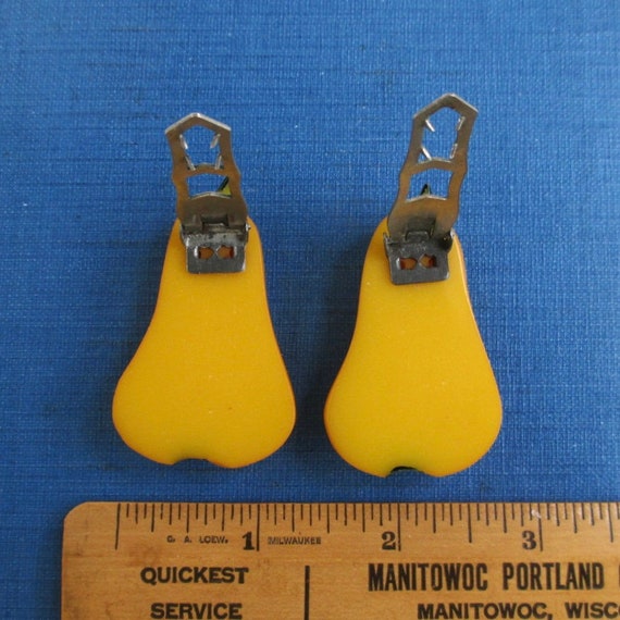 2 Bakelite Pear Dress Clips Vintage Large Hand Carv… Gem