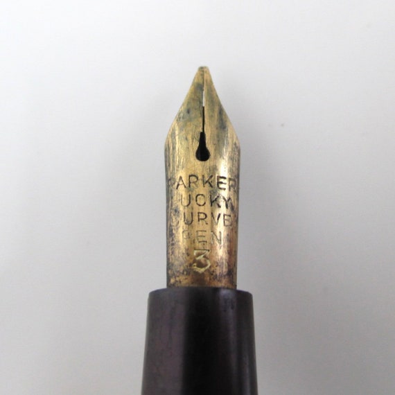 Parker #33 Lucky Curve Fountain Pen - Antique Gold Filigree