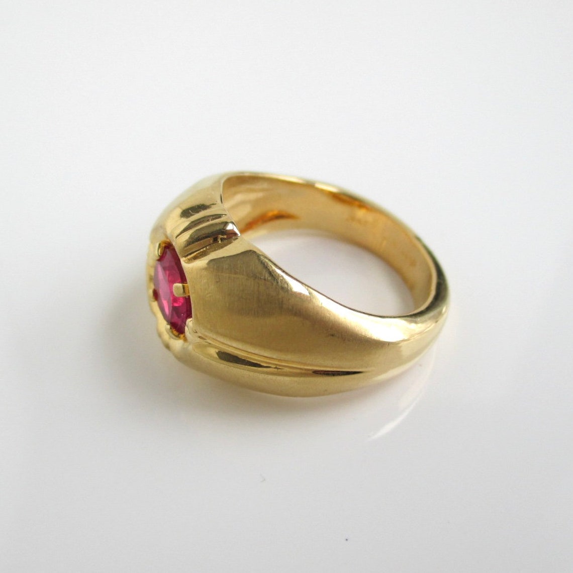 14KT HGE Ring w/ Hot Pink or Magenta Stone Vintage Lind | Etsy