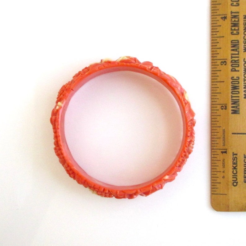 Daisy /& Chrysanthemum Design Celluloid Flower Bangle Bracelet High Relief Rose Unique Salmon and Off White Color