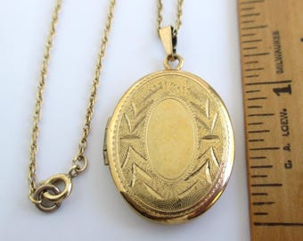 14K Gold Filled Double Picture Locket Pendant Necklace - Vintage Yellow Gold (18" Chain)
