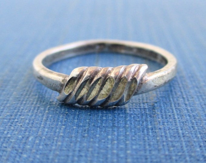 Sterling Silver Band Ring - Vintage, Simple Pattern - Size 5.75 (dark ...