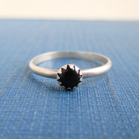 Sterling Silver & Black Stone Ring - Vintage Sout… - image 1