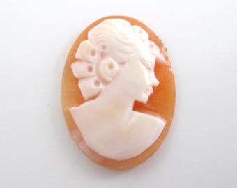 Carved Shell Cameo - Vintage / Antique Loose Hand Carved Cameo - About 18mm X 13mm