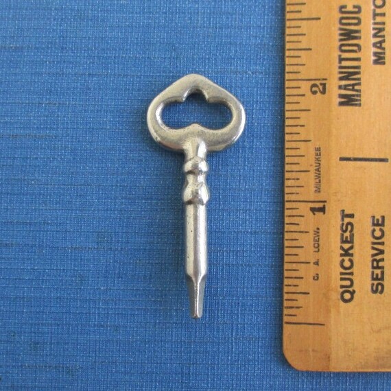 Antique Sewing Machine Key Vintage Tapered Triangle Head / Etsy
