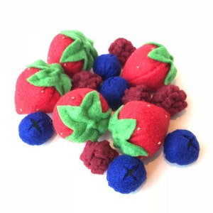 Felt food berry set, felt food, felt play food, play food, felt berry, play food berry, eco friendly toy, felt strawberry, felt food fruits