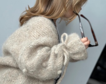 Cárdigan de bebé de seda de alpaca hecho a mano - Suéter de punto beige (2-4 años)