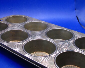 Vintage EKCO N-80-8 OVENEX Muffin Cupcake 8 Hole Pan Tin Starburst Pattern Heavy USA 14"