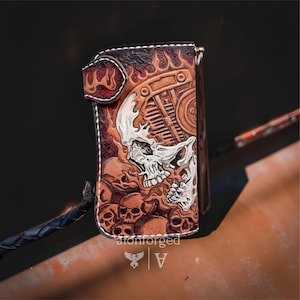 Carteira de couro genuíno esculpida à mão com caveira de motocicleta, carteira de couro masculina