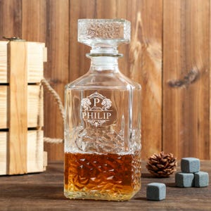 Engraved Decanter Set with Glasses, Dad&#39;s Whiskey Personalized Set, Whiskey Decanter, Bourbon Lover, Custom Gift For Husband, Whisky Gift