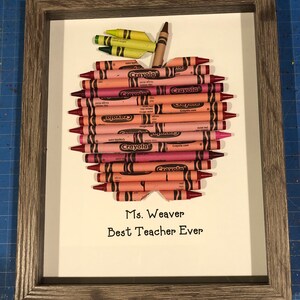 ¡Envío rápido! Regalo personalizado para maestros con forma de manzana de crayón - Jubilación - Estudiantes de magisterio