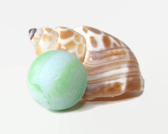 VÉRITABLE SEAGLASS MARBLE Surf Tumbled Find Beach Glass Marble Mermaids Tear 15mm Opaque Light Blue Soft Green Swirl Jewelry Making