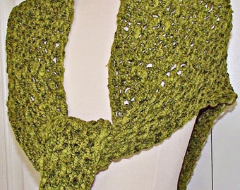 Hand Knit Chunky Triangle Shawl READY TO SHIP. Soft,Soft,Soft!!! Green / Chartreuse!!  Free Shipping!