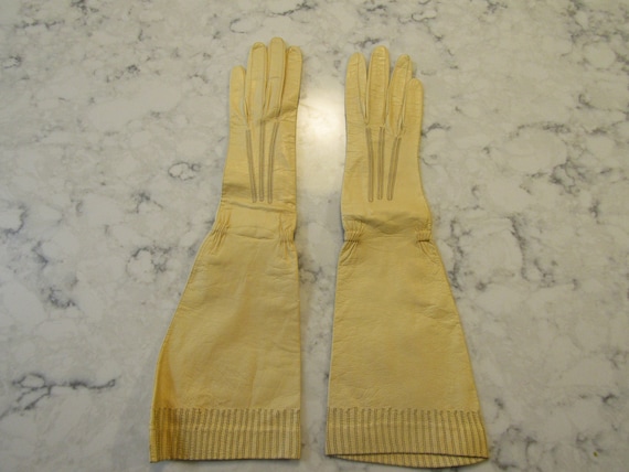 Vintage Antique New NOS Dead Stock Pale Yellow Ki… - image 1