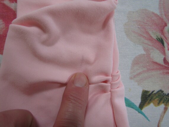 Vintage Baby Pink Ruched Scrunchy Nylon Gloves---… - image 6