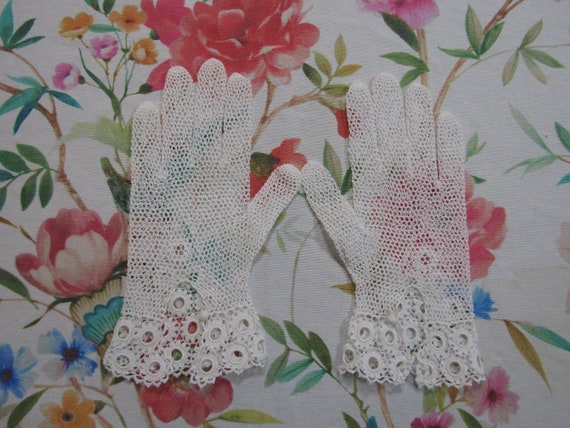 Vintage New Unused White Cotton Hand Crocheted 8.… - image 2