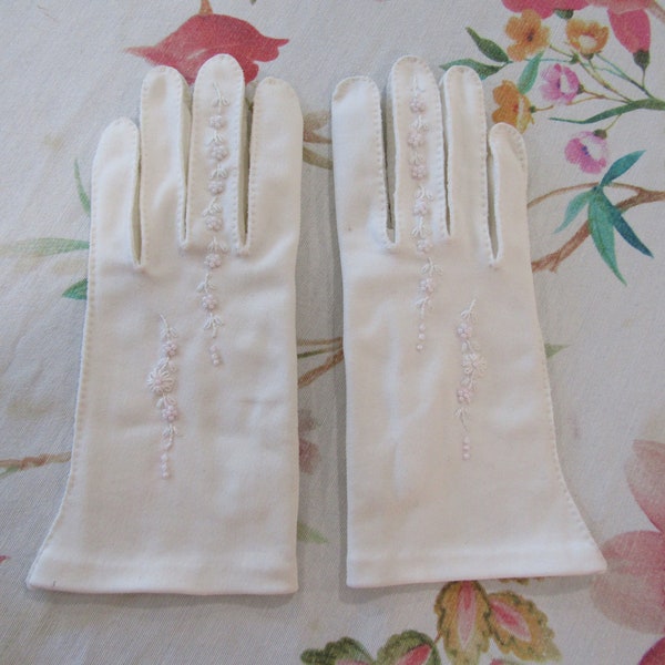 Vintage Viola Weinberger White Nylon Gloves with Dainty Little Pink Beads--8" Bracelet Length   Size 7---Auction #3546--0424