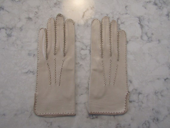 Vintage NOS New Dead Stock Nude Beige Leather Glo… - image 1