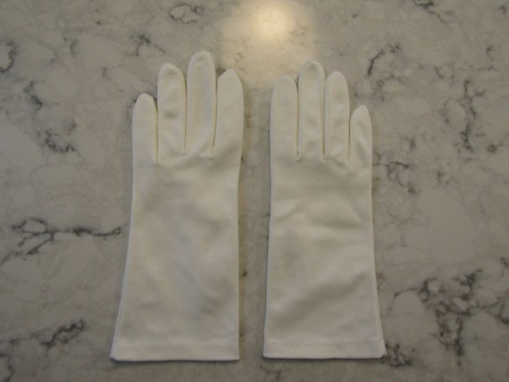 Vintage Simple White Nylon Evening Gloves---9" Br… - image 1