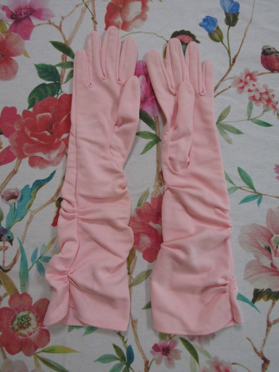 Vintage Baby Pink Ruched Scrunchy Nylon Gloves---… - image 3