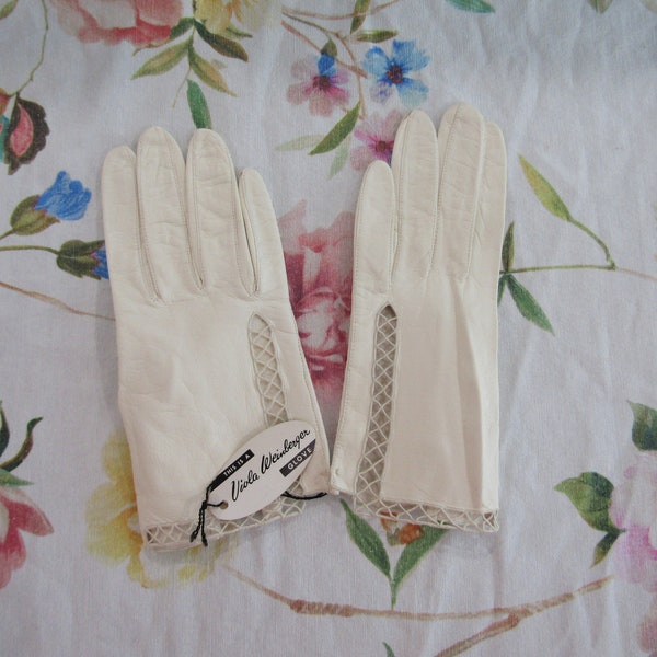 Vintage New NWT's NOS Dead Stock White Italian Kid Leather Gloves By Viola Weinberger--7.5" Wrist Length--Size 7---Glove Auction # 3366-0124