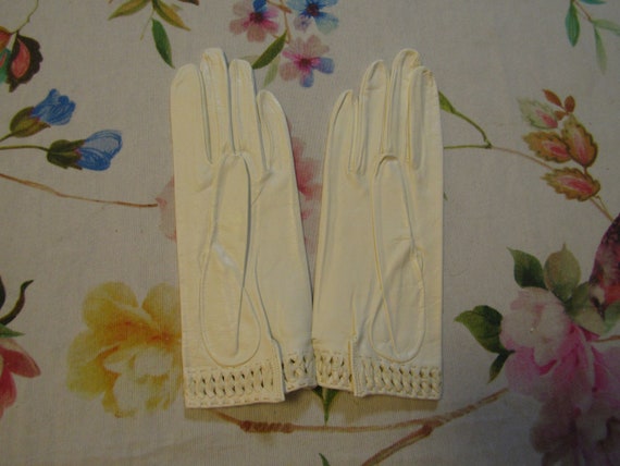 Vintage NOS New Dead Stock White Kid Leather Glov… - image 3