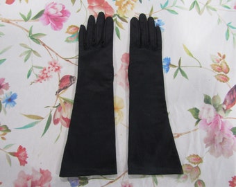 Vintage zwarte nylon Italiaanse avondhandschoenen---warm gevoerd---15" ellebooglengte--maat 7---Veiling #3088--0823--DNR