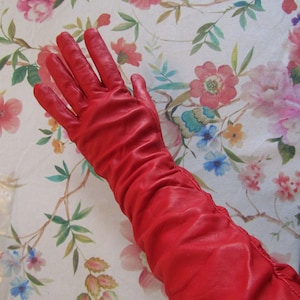 ANTONIO MUROLO Italy True Red Kid Leather Ruched Gloves--Silk Lined---16" Elbow Length--Size 8  Glove Auction # 1293---0322