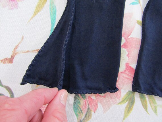 Vintage 1940's Navy Blue Rayon Gauntlet Gloves---… - image 2