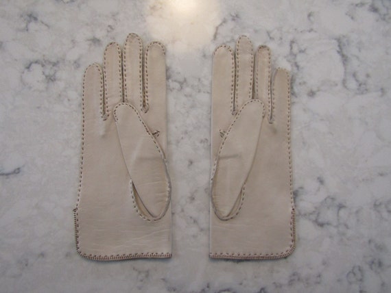 Vintage NOS New Dead Stock Nude Beige Leather Glo… - image 2