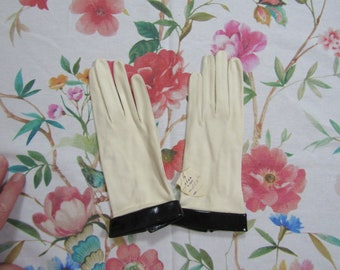 Vintage New NOS Dead Stock NWT's White Suede Kid Leather Gloves with Black Vinyl---8.5" Bracelet Length----Size 6 1/2  Auction #738--0821