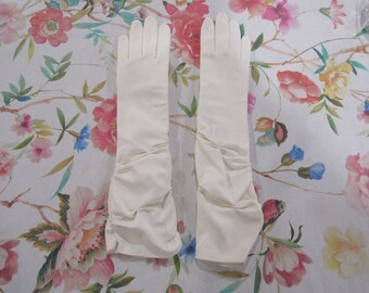 Vintage White Nylon Puckered Ruched Gloves----15" Elbow Length---Size 6 1/2----Glove Auction #3531--0324