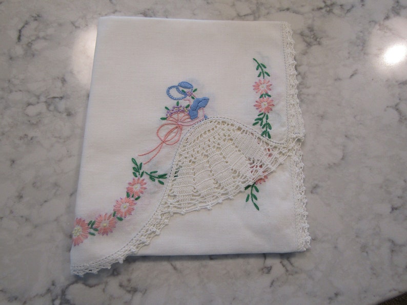 Vintage New- 2 Pillowcases--Dresser Runner--2 Doilies-Artfully Embroidered -SOUTHERN BELLE Matching Set Full Cotton Flat Sheet Never Used