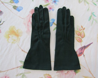 Vintage Deep Forest Green Cotton Gauntlet Gloves---10.5" Bracelet Length--Size 6 1/2-- Glove Auction #3559--0424