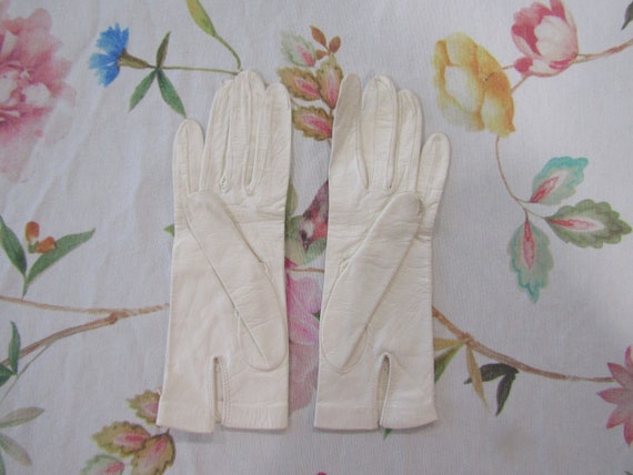 Vintage PRE-OWNED White Kid Leather Gloves--9" Br… - image 3