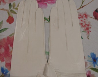 Vintage New NOS Dead Stock White Kid Leather Gloves------9" Bracelet Length----Size 7 1/2/Large--Glove Auction #3111-0823