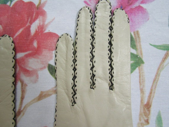 Vintage New NOS Dead Stock Beige Leather Gloves w… - image 2