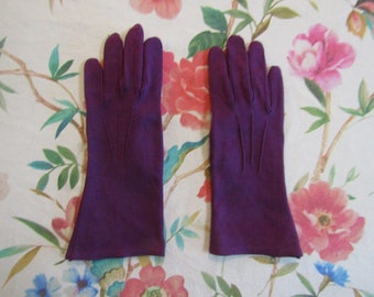 Vintage Deep Purple Cotton Gloves--9" Bracelet Length--Size 6 1/2---Glove Auction #1956----1222