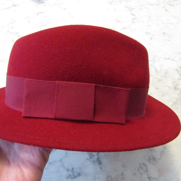 Vintage 1960's Doeskin Felted Wool Merlot Wine Colored Ladies Fedora Hat--0823