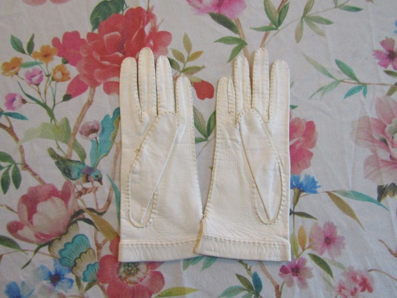 Vintage NOS New Dead Stock White Kid Leather Glov… - image 2