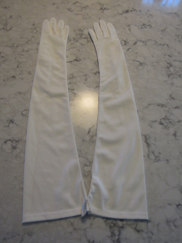Vintage New NWT's NOS Dead Stock White Nylon Mousquetaire Gloves - 23 