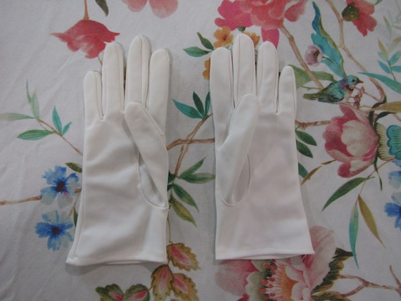 Vintage White Nylon Evening Gloves----9" Bracelet… - image 3